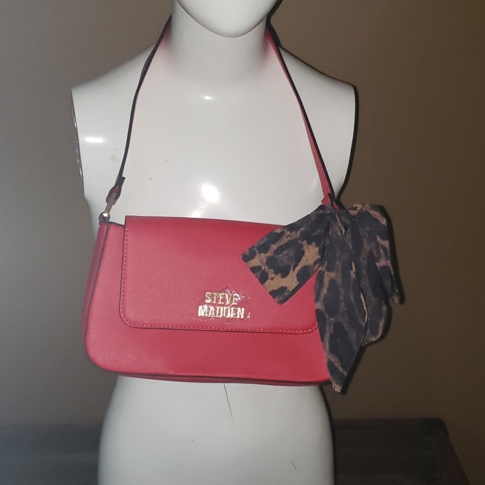 NWOT Steve Madden Red Shoulder Bag w. animal scarf (bin 5) 💥